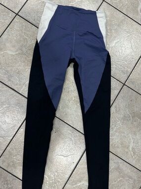 Victoria's Secret Kids Colorblock Leggings in Navy, Black & White